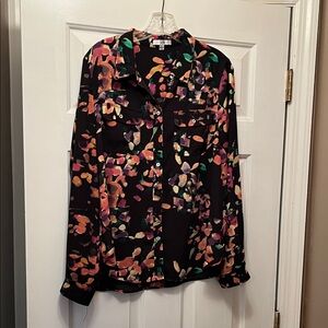 Q&A Colorful Abstract Print Women's Top. Size large
